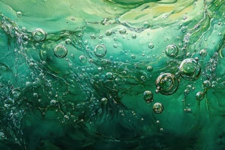 Generating electricity from seawater