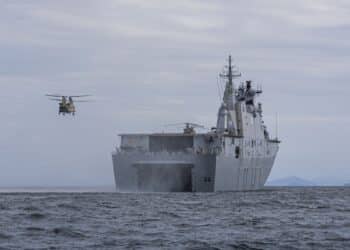 An Australian Army CH-47F Chinook prepares to land on HMAS Canberra flight deck off the coast of Queensland, during Exercise Sea WADER 2026. Image:
SMNIS Genae Kelly/DepartmentOfDefence